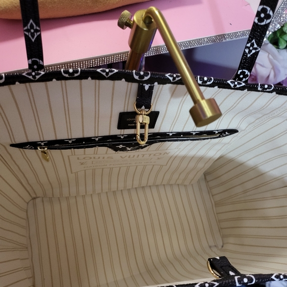 Louis Vuitton Limited Edition Jungle Monogram Giant Neverfull - Picture 6 of 11